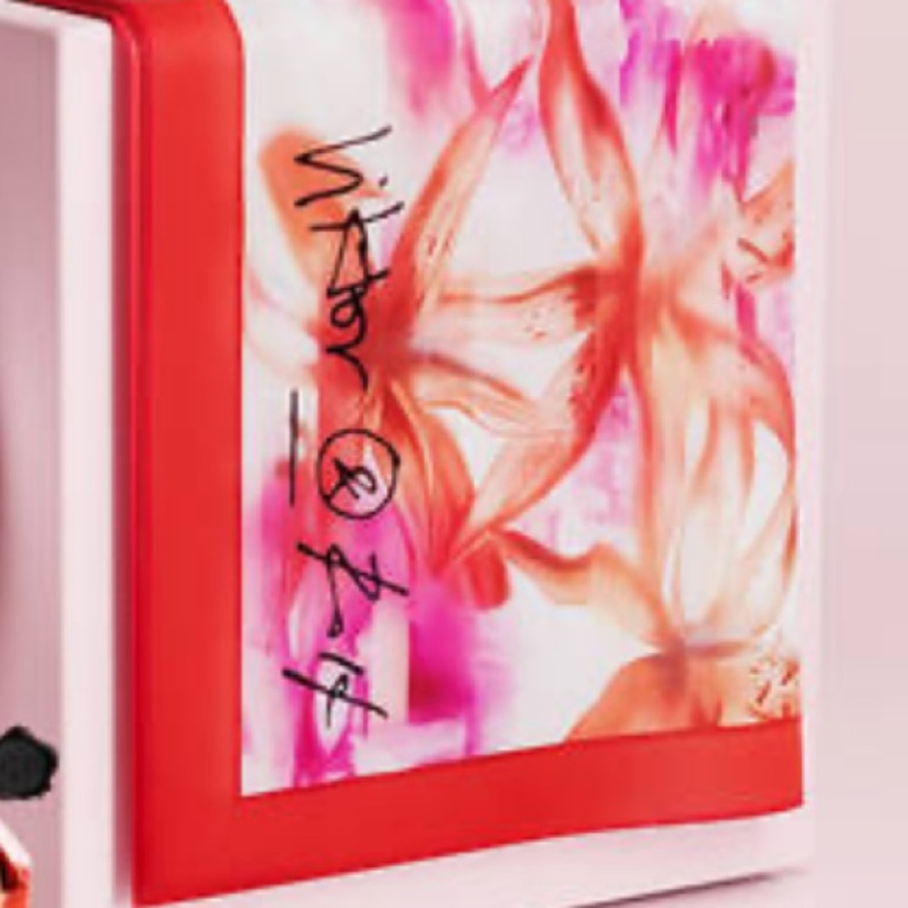 Viktor & Rolf Flowerbomb Tiger Lilly Scarf